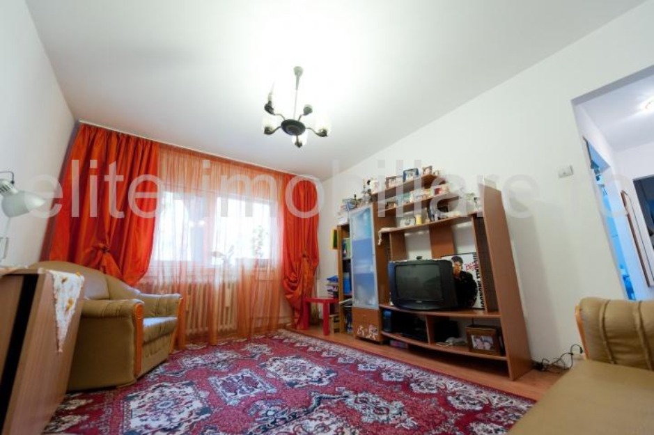 Vanzare apartament cu 3 camere decomandate situat in zona Inel 2 - Pret | Preturi Vanzare apartament cu 3 camere decomandate situat in zona Inel 2