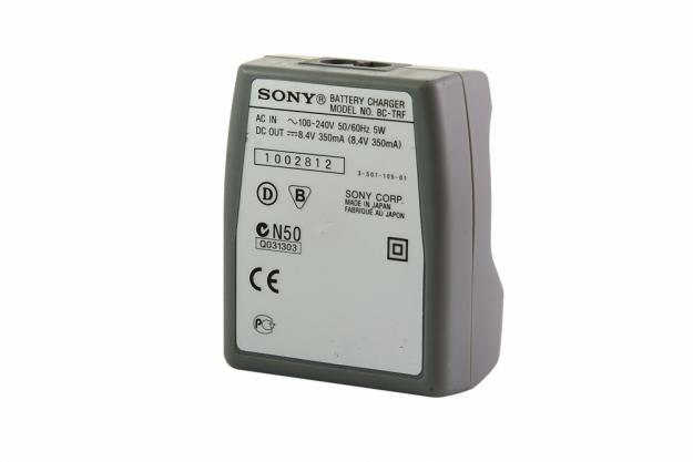Incarcator original Sony BC-TRF pentru Sony DCR-HC1000E, DCR-PC106E, DCR-PC107E - Pret | Preturi Incarcator original Sony BC-TRF pentru Sony DCR-HC1000E, DCR-PC106E, DCR-PC107E