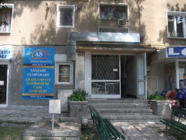 Vand apartament cu 3 camere in Onesti 22500 - Pret | Preturi Vand apartament cu 3 camere in Onesti 22500