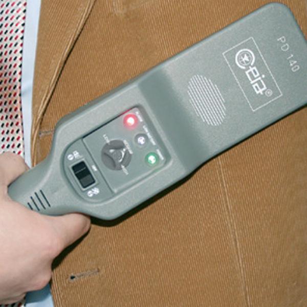 Detector metale manual portabil Ceia PD 140 - Pret | Preturi Detector metale manual portabil Ceia PD 140