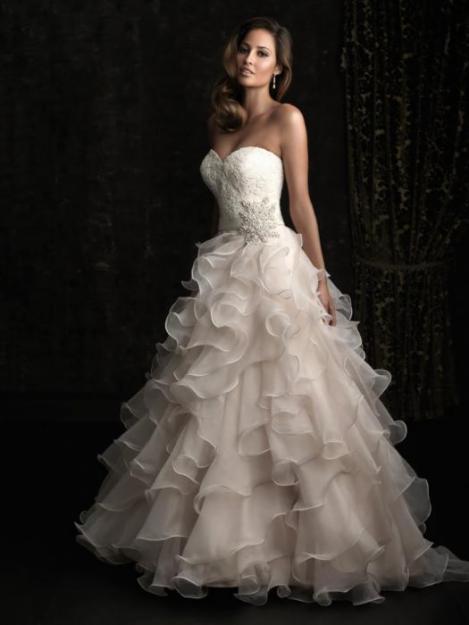 de inchiriat rochie mireasa de lux by Best Bride - Pret | Preturi de inchiriat rochie mireasa de lux by Best Bride