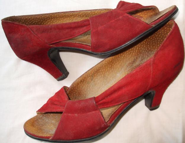 Sandale elegante din piele întoarsă - Pret | Preturi Sandale elegante din piele întoarsă