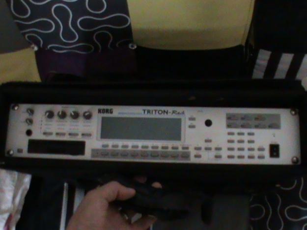 vand korg triton cu MOSS, 48 mb rami , iomega zip 100 si rackbag! - Pret | Preturi vand korg triton cu MOSS, 48 mb rami , iomega zip 100 si rackbag!