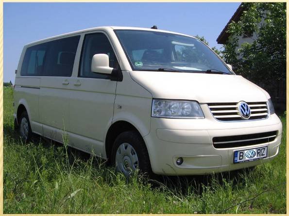 Inchiriez VW Caravelle T5 Lung (2008) 8+1 locuri cu sofer - Pret | Preturi Inchiriez VW Caravelle T5 Lung (2008) 8+1 locuri cu sofer