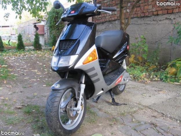 vand scuter Aprilia SR 43000 km - Pret | Preturi vand scuter Aprilia SR 43000 km