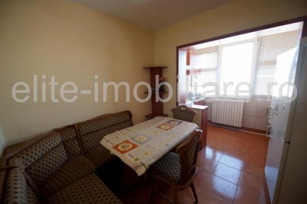 Vanzare apartament 3 camere situat in zona Bratianu - Pret | Preturi Vanzare apartament 3 camere situat in zona Bratianu