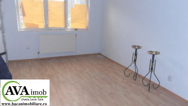 Vand apartament cu 2 camere decomandat in zona Piata – Sud - Pret | Preturi Vand apartament cu 2 camere decomandat in zona Piata – Sud