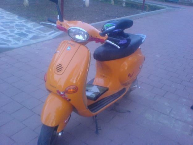 vand piagio vespa stare foarte buna pret 550 euro tel 0742 585 600 - Pret | Preturi vand piagio vespa stare foarte buna pret 550 euro tel 0742 585 600