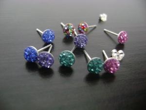 Cercei rotunzi din argint cu cristale swarovski diverse culori - CE209AA - Pret | Preturi Cercei rotunzi din argint cu cristale swarovski diverse culori - CE209AA