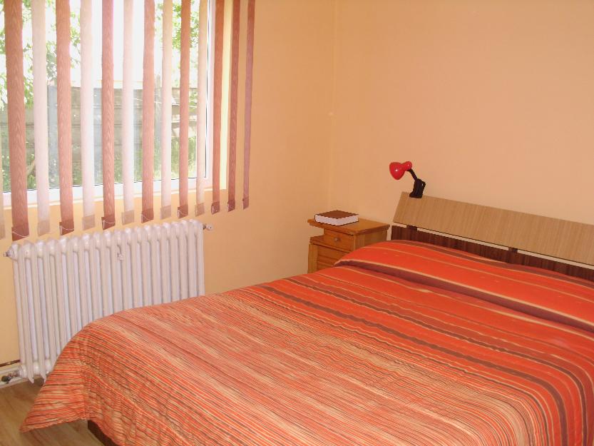 Campina, inchiriez ap 3 cam, renovat si mobilat - Pret | Preturi Campina, inchiriez ap 3 cam, renovat si mobilat