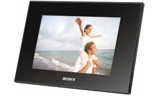 Rama foto digitală SONY cu LCD lat de 7