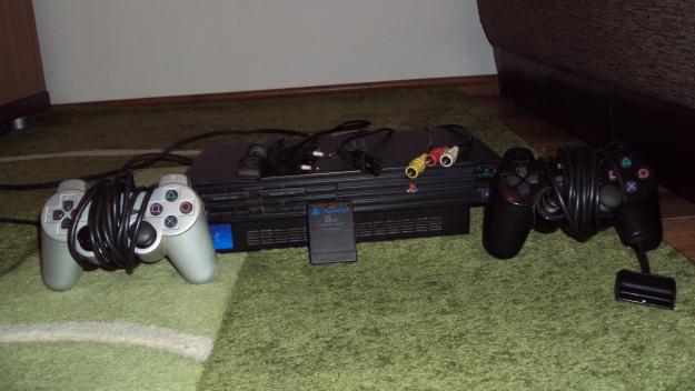 Vand playstation 2 + 5 jocuri la 300 lei - Pret | Preturi Vand playstation 2 + 5 jocuri la 300 lei