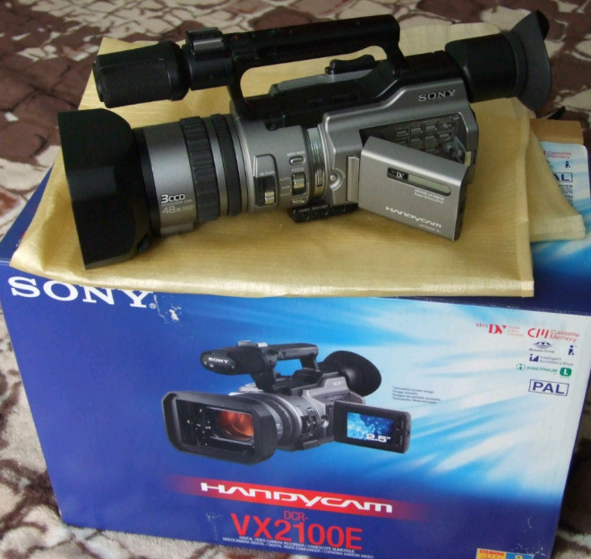 Camera Sony VX 2100E nou - Pret | Preturi Camera Sony VX 2100E nou