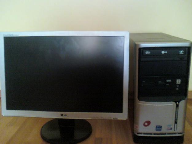 Computer (monitor + unitate) vand urgent - Pret | Preturi Computer (monitor + unitate) vand urgent