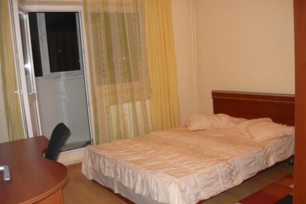 Vanzare apartament 4 camere - Pret | Preturi Vanzare apartament 4 camere