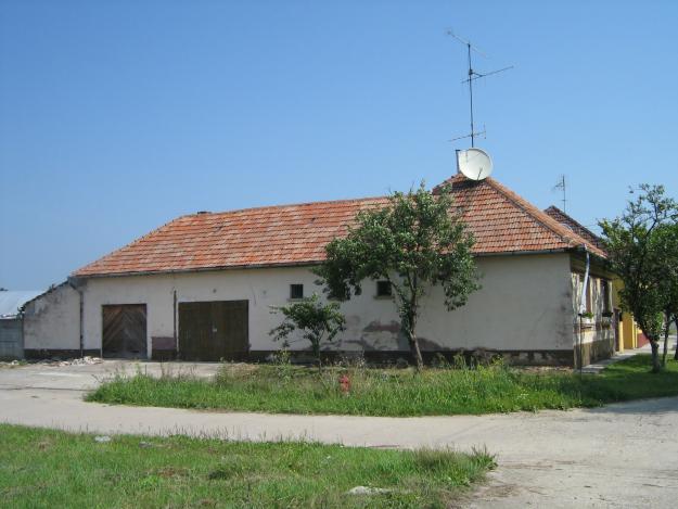 Vand casa la Mehkerek Ungaria langa Salonta - Pret | Preturi Vand casa la Mehkerek Ungaria langa Salonta