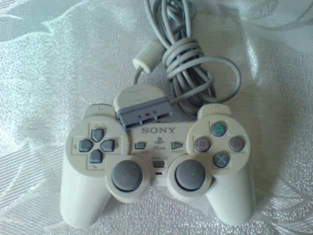 VIND MANETE, JOYSTICK ORIGINALE LA PS2 SI PS1 - Pret | Preturi VIND MANETE, JOYSTICK ORIGINALE LA PS2 SI PS1