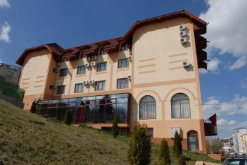 PITESTI - Hotel Yaky 3* - Pret | Preturi PITESTI - Hotel Yaky 3*