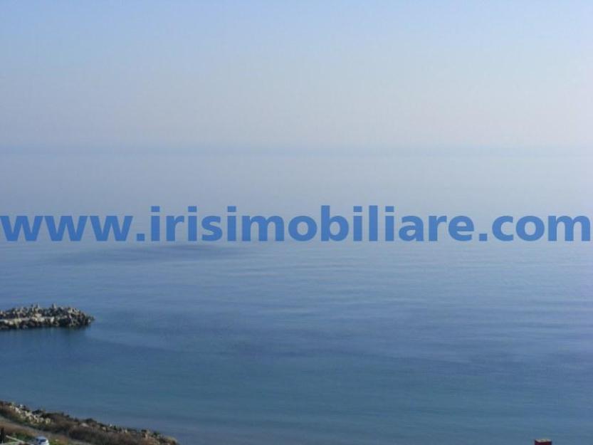 Apartament 3 camere vedere frontala la mare de inchiriat in Constanta, Faleza Nord - Pret | Preturi Apartament 3 camere vedere frontala la mare de inchiriat in Constanta, Faleza Nord