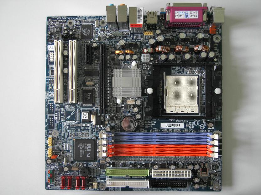 Placa de baza Gigabyte GA-K8A482M socket 939 - Pret | Preturi Placa de baza Gigabyte GA-K8A482M socket 939