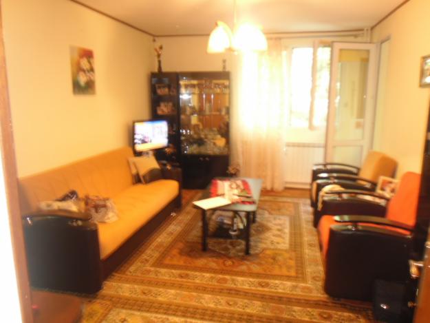 Vanzare 3 camere renovat Titan - Pret | Preturi Vanzare 3 camere renovat Titan