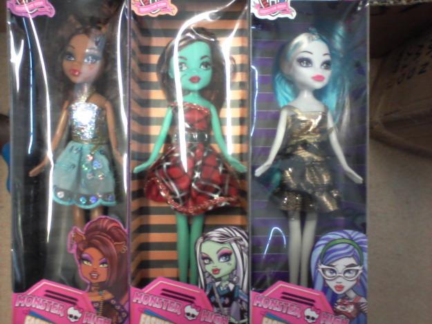 Papusa Monster High ieftina - Pret | Preturi Papusa Monster High ieftina