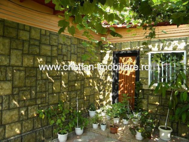 C1428- BRATIANU 5 camere, beci, garaj, 480mp - Pret | Preturi C1428- BRATIANU 5 camere, beci, garaj, 480mp