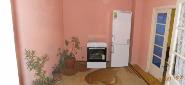 TREI CAMERE DE INCHIRIAT LA CURTE 200Euro - Pret | Preturi TREI CAMERE DE INCHIRIAT LA CURTE 200Euro