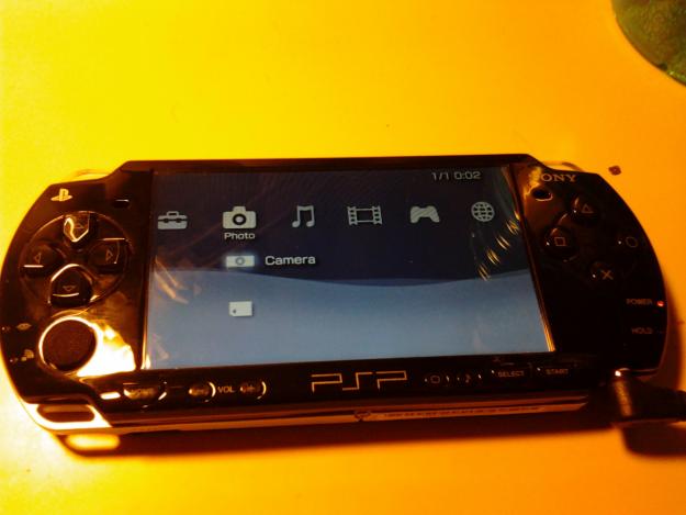 Vand PSP 2004 modat +card+husa - Pret | Preturi Vand PSP 2004 modat +card+husa