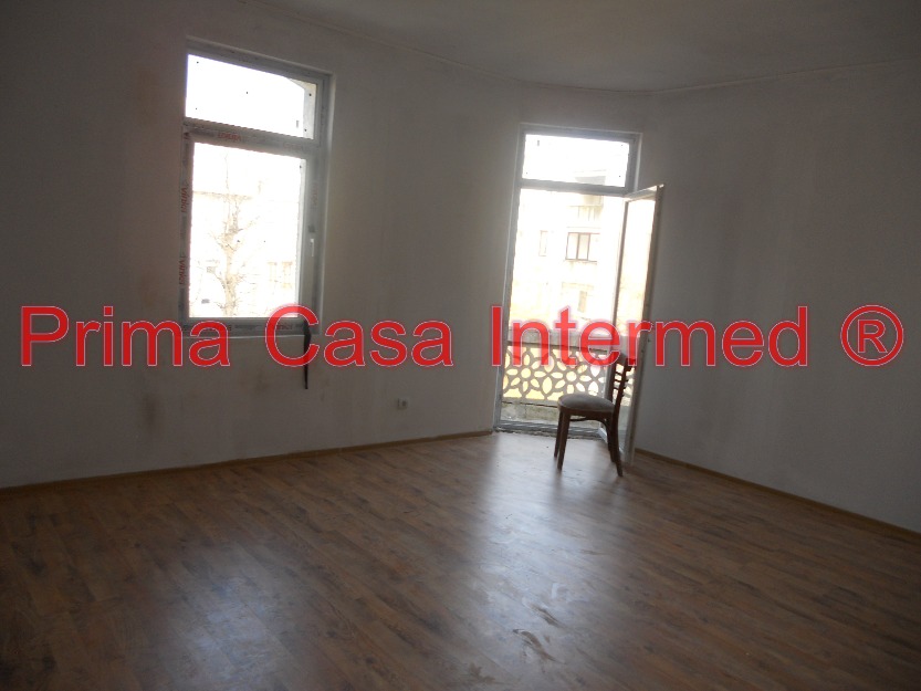 Apartament 3 camere, decomandat, confort 0, Piata Ovidiu - Pret | Preturi Apartament 3 camere, decomandat, confort 0, Piata Ovidiu