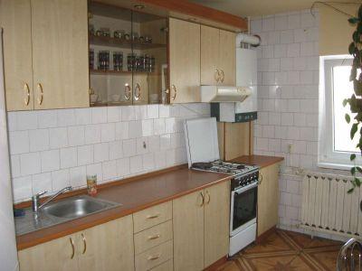 Apartament cu 3 camere, la etajul 3, pe strada Tasnad - Pret | Preturi Apartament cu 3 camere, la etajul 3, pe strada Tasnad