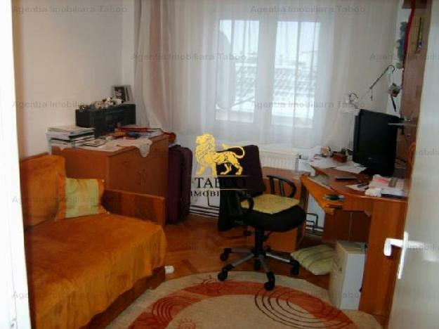 Vanzare Apartament 4 camere Lupeni, Sibiu 80000 Euro - Pret | Preturi Vanzare Apartament 4 camere Lupeni, Sibiu 80000 Euro