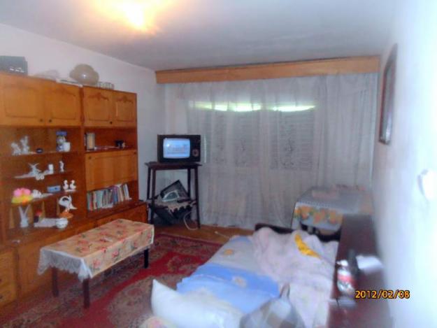 Bacau, vand urgent apartament cu 3 camere decomandat, pe Stefan cel Mare - Pret | Preturi Bacau, vand urgent apartament cu 3 camere decomandat, pe Stefan cel Mare