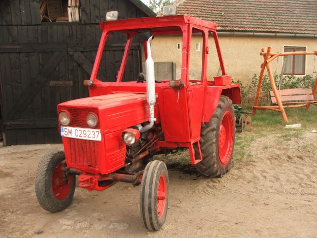 Tractor 445 + plug + disc stare de functionare buna - Pret | Preturi Tractor 445 + plug + disc stare de functionare buna