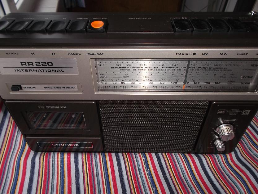 Grundig rr220 radio receptor portabil,vintage(germania) - Pret | Preturi Grundig rr220 radio receptor portabil,vintage(germania)