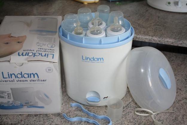 Vand convenabil sterilizator cu abur biberoane copii, marca Lindam - Pret | Preturi Vand convenabil sterilizator cu abur biberoane copii, marca Lindam
