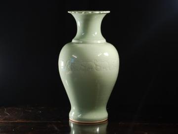 Exotique - Vaza din Celadon - Pret | Preturi Exotique - Vaza din Celadon