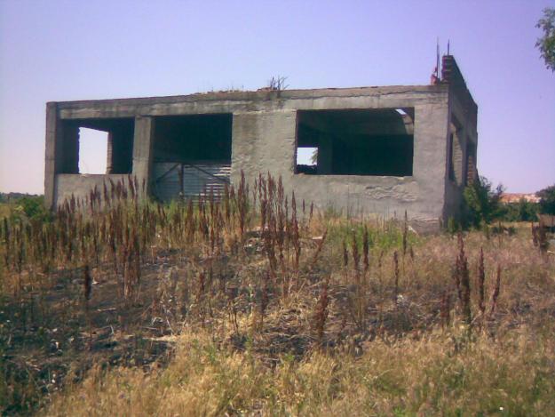 Vand Cladire + teren casa tara Uiesti teren intarvilan casa bucsani casa curte - Pret | Preturi Vand Cladire + teren casa tara Uiesti teren intarvilan casa bucsani casa curte