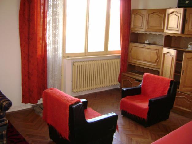 Apartament cu 4 camere mobilat, utilat, centrala - Pret | Preturi Apartament cu 4 camere mobilat, utilat, centrala