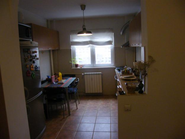 Vand apartament 2 camere - Pret | Preturi Vand apartament 2 camere