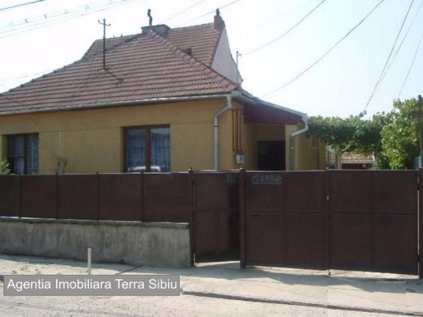 Schimb apartament la casa cu 2 camere si 430 mp in Lazaret Sibiu - Pret | Preturi Schimb apartament la casa cu 2 camere si 430 mp in Lazaret Sibiu