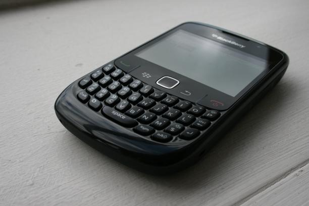 SUPER OFERTA! Blackberry Curve 8520 (pachet full) + 3 huse silicon! - Pret | Preturi SUPER OFERTA! Blackberry Curve 8520 (pachet full) + 3 huse silicon!