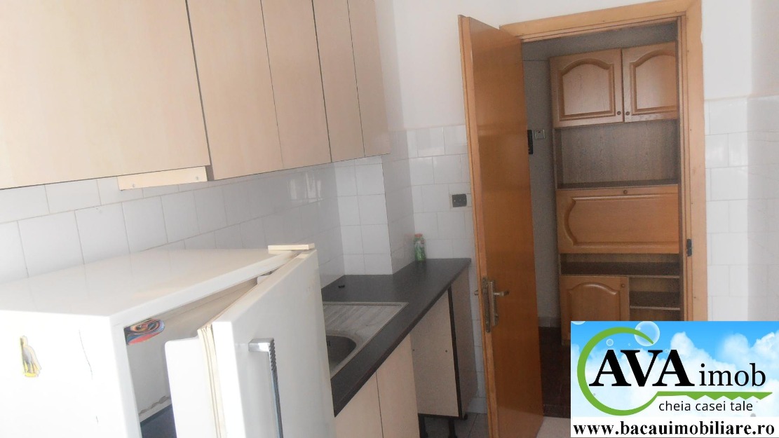 BACAU, zona Centru, Inchiriez apartament 2 camere decomandate, mobilat, super spatios - Pret | Preturi BACAU, zona Centru, Inchiriez apartament 2 camere decomandate, mobilat, super spatios