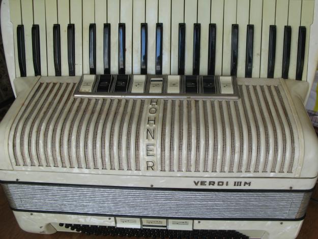 Vand Hohner Verdi iii M - 350 euro - Pret | Preturi Vand Hohner Verdi iii M - 350 euro