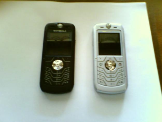 Vand doua telefoane mobile Motorola L6 - Pret | Preturi Vand doua telefoane mobile Motorola L6