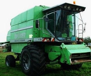 COMBINA SECOND HAND VAND DEUTZ-FAHR 4090 HTS de vanzare combine second hand import Germania utilaje agricole combine - Pret | Preturi COMBINA SECOND HAND VAND DEUTZ-FAHR 4090 HTS de vanzare combine second hand import Germania utilaje agricole combine