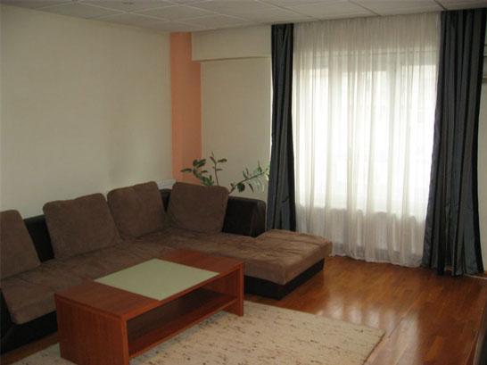 Inchiriez 3 camere in blocul ZEPTER Unirii colt cu Str Lucian Blaga - Pret | Preturi Inchiriez 3 camere in blocul ZEPTER Unirii colt cu Str Lucian Blaga