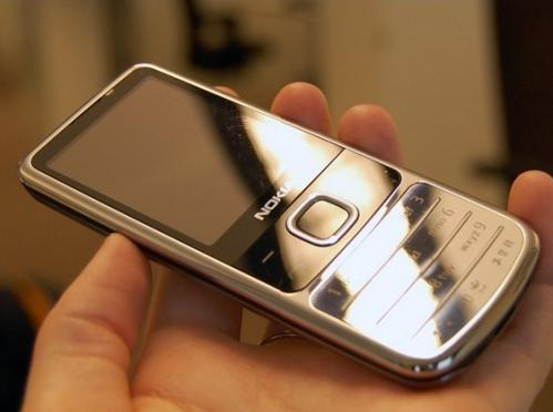 Carcasa nokia 6700 classic silver ( argintie ) originala completa - Pret | Preturi Carcasa nokia 6700 classic silver ( argintie ) originala completa