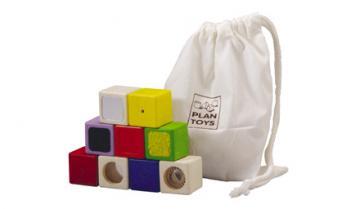 Plan Toys Preschool Cuburi lemn cu sunete si activitati - Pret | Preturi Plan Toys Preschool Cuburi lemn cu sunete si activitati