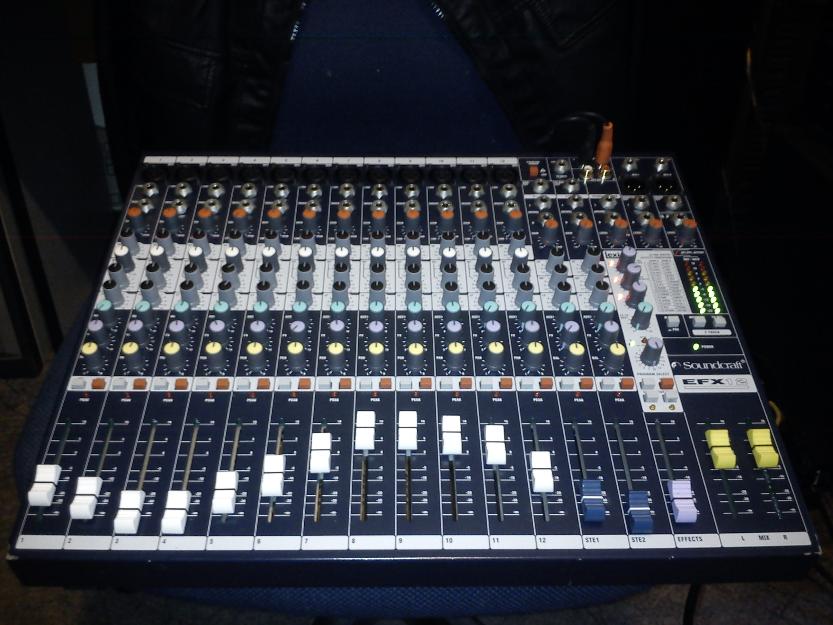 Mixer profesional SOUNDCRAFT EFX 12 cu efecte Lexicon - Pret | Preturi Mixer profesional SOUNDCRAFT EFX 12 cu efecte Lexicon